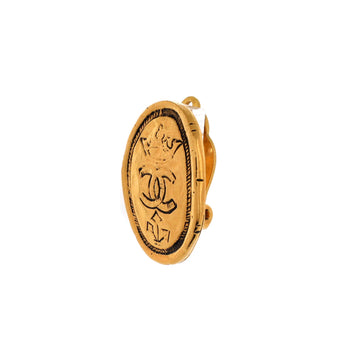 Chanel Vintage Cc Crown Oval Plate Clip-On Earrings Metal