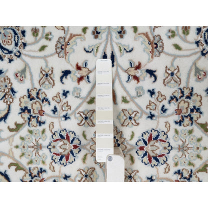 5'2"X5'2" Ivory Wool And Silk Nain Flower Pattern Hand Knotted Round Rug