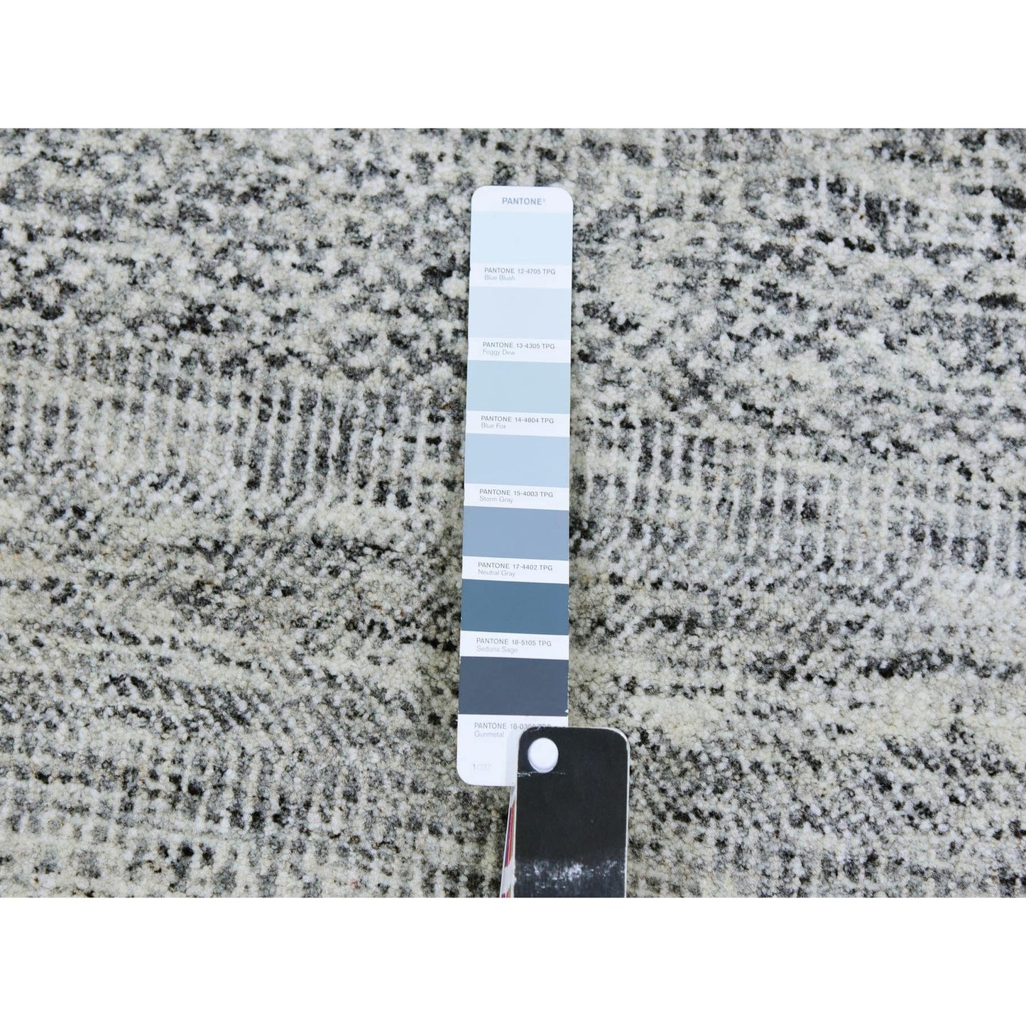 9'5"X9'6" Goose Gray Undyed 100% Wool Hand Knotted Grass Design Round Rug