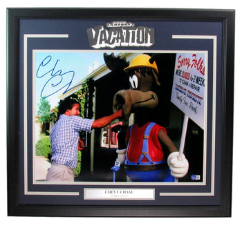 Chevy Chase Signed/Auto 16X20 Photo 
