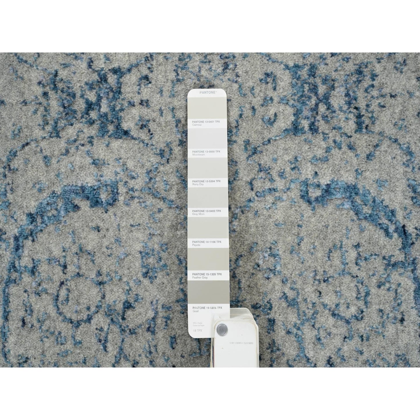 2'6"X12' Fine Jacquard Wool And Silk Hand Loomed Gray Runner Rug