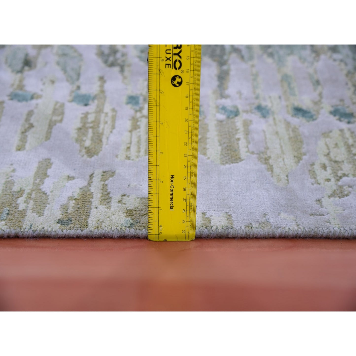 2'X3' Greener Pastures Hand Knotted Silk Crocodile Safari Design Mat Rug