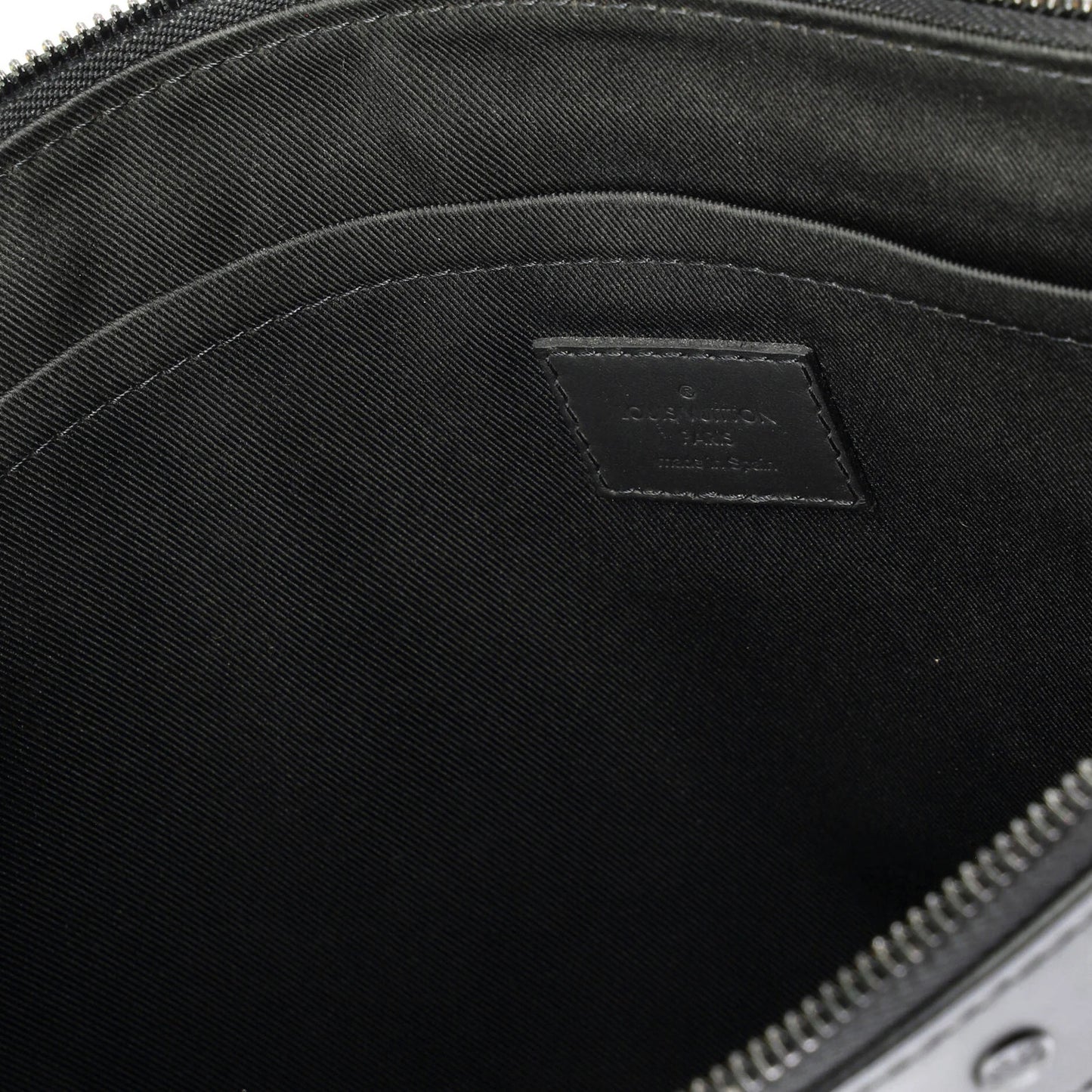 GM Louis Vuitton Discovery Pochette Monogram Shadow Leather