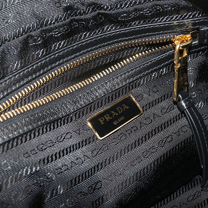 Prada 1Bh089 Shoulder Bag Logo Embossing Camera Bag Leather Black Women(Unisex)